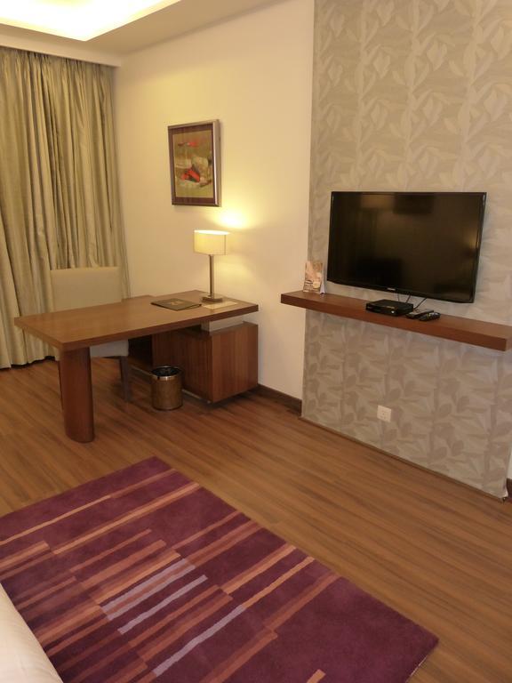 32Nd Milestone Hotel Gurgaon Camera foto
