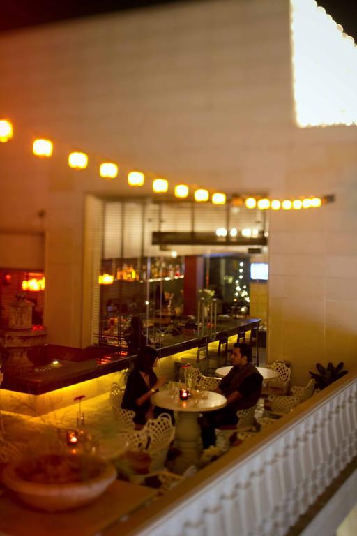 32Nd Milestone Hotel Gurgaon Esterno foto