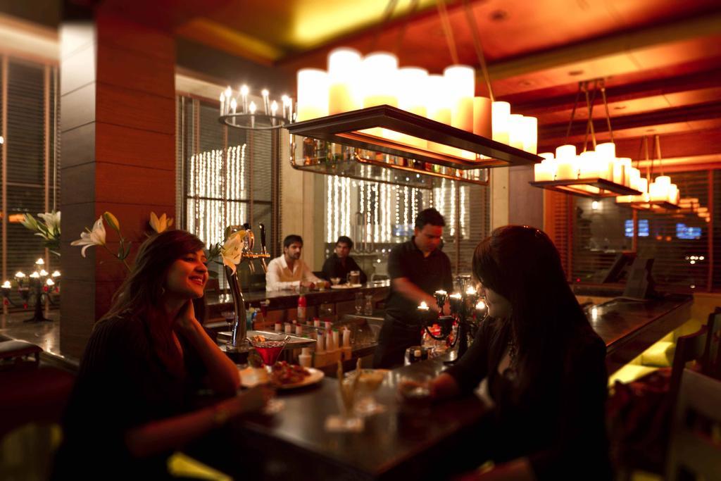 32Nd Milestone Hotel Gurgaon Esterno foto